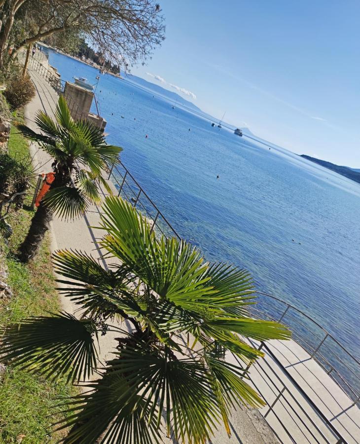 Apartment Noemi With A Direct Beach View غاباس المظهر الخارجي الصورة
