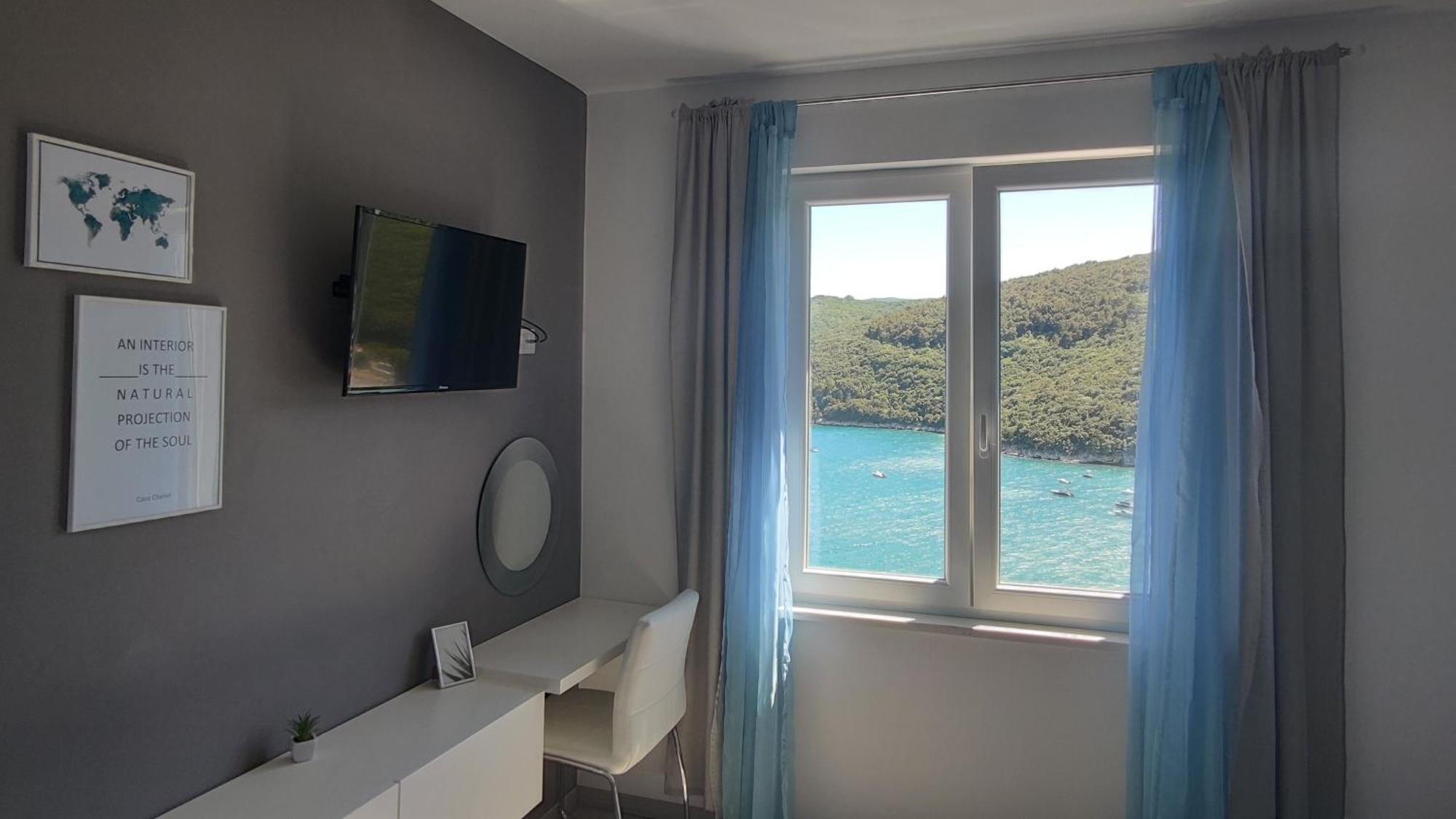 Apartment Noemi With A Direct Beach View غاباس الغرفة الصورة