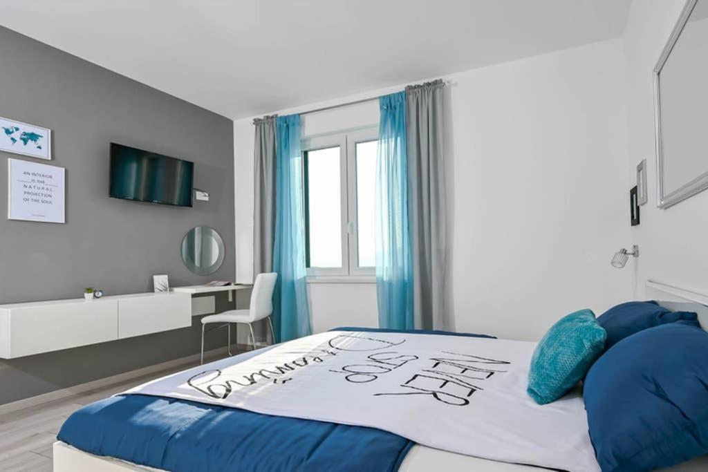 Apartment Noemi With A Direct Beach View غاباس المظهر الخارجي الصورة