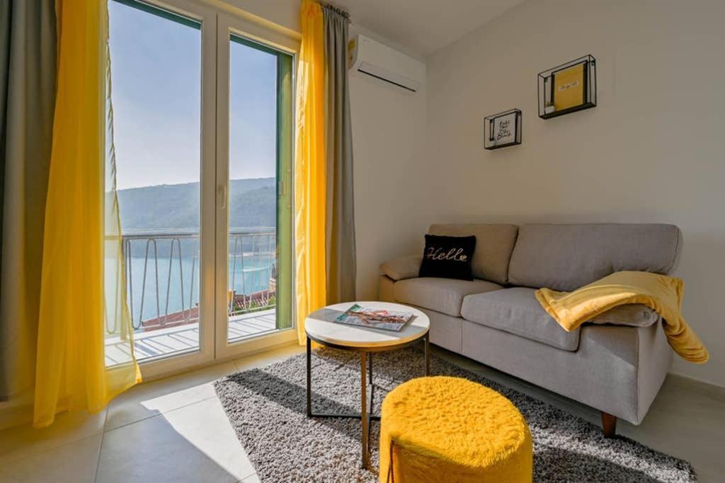 Apartment Noemi With A Direct Beach View غاباس المظهر الخارجي الصورة
