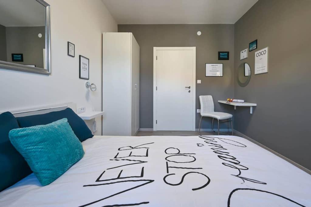 Apartment Noemi With A Direct Beach View غاباس المظهر الخارجي الصورة