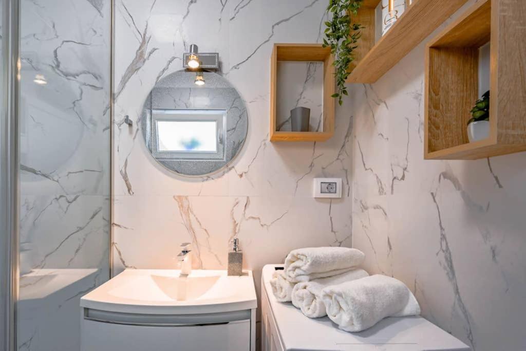 Apartment Noemi With A Direct Beach View غاباس المظهر الخارجي الصورة