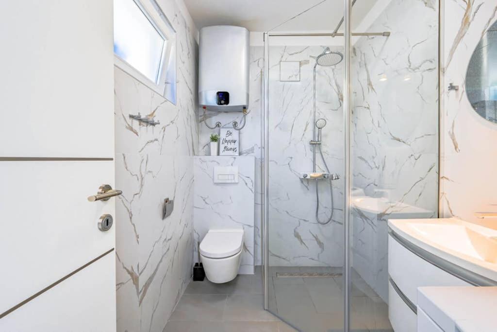 Apartment Noemi With A Direct Beach View غاباس المظهر الخارجي الصورة